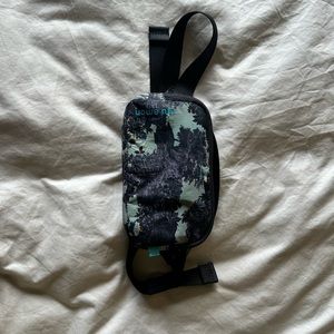 Lululemon Everywhere Belt Bag Mini